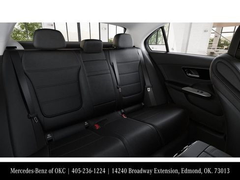 Used 2025 Mercedes-Benz C 300 4MATIC Sedan image 5