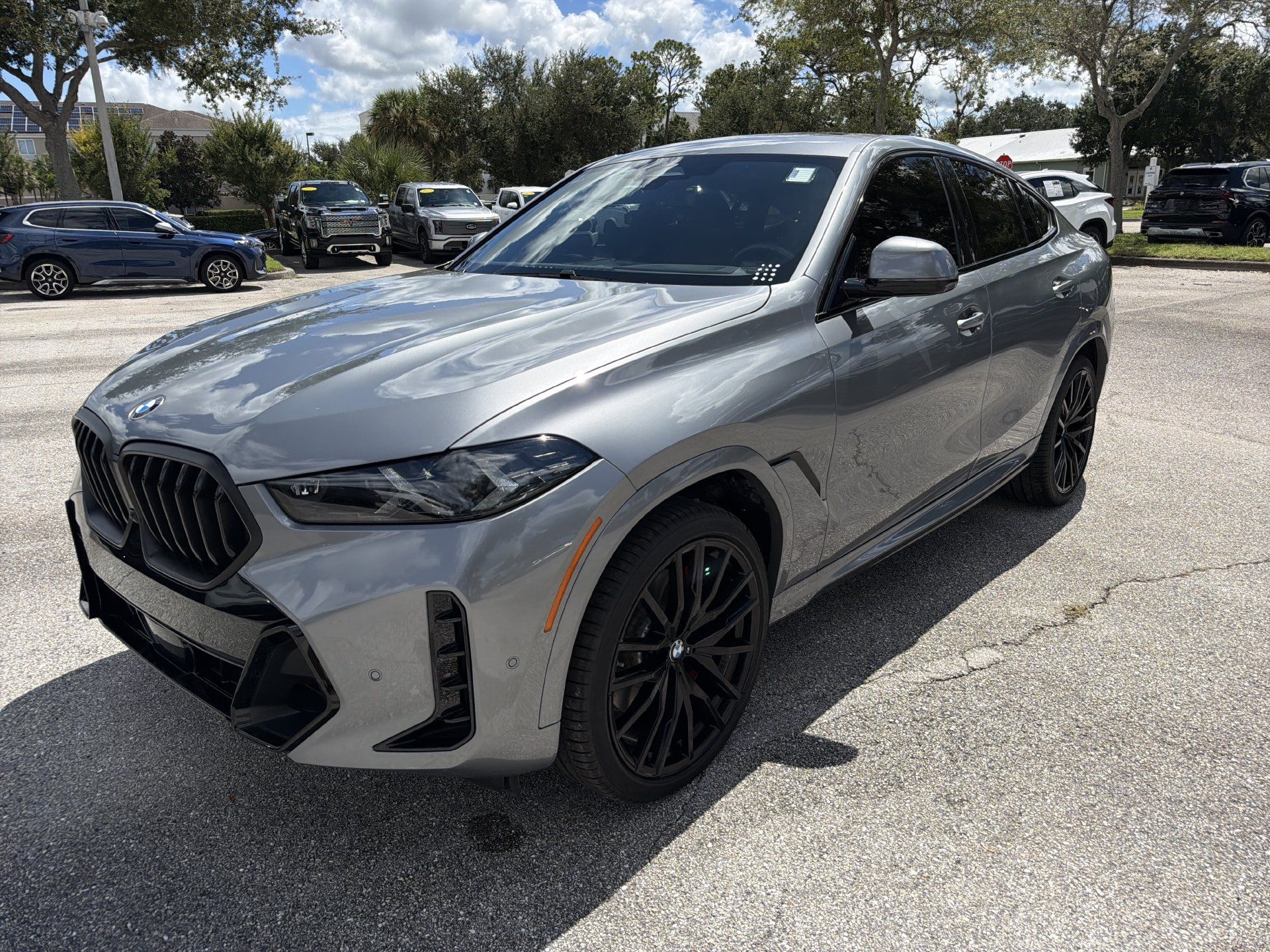 Certified 2024 BMW X6 xDrive40i w/ Premium Package AWD/4WD image 8