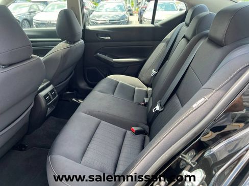Used 2019 Nissan Altima 2.5 SV FWD image 19