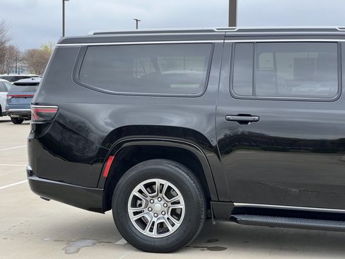 Used 2023 Jeep Wagoneer L 4WD w/ Rear Seat Video Group 1 image 11