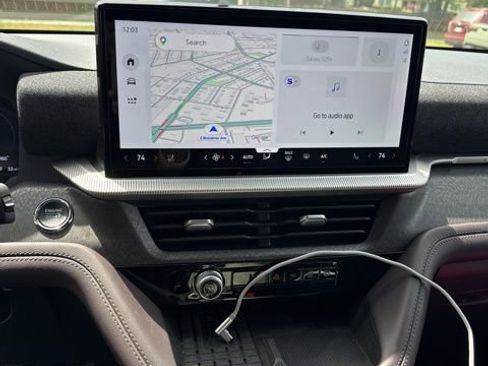 Used 2025 Ford Explorer Platinum w/ Ultimate Package image 10