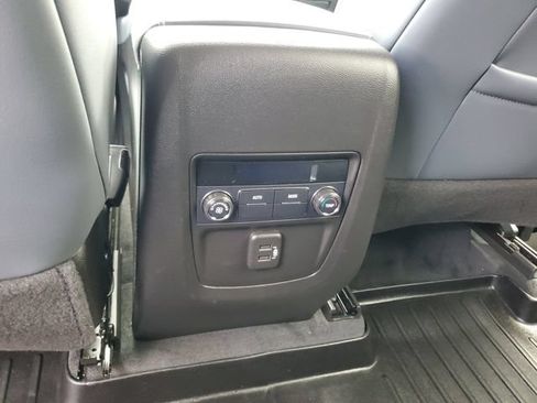 Used 2021 Buick Enclave Essence FWD image 14
