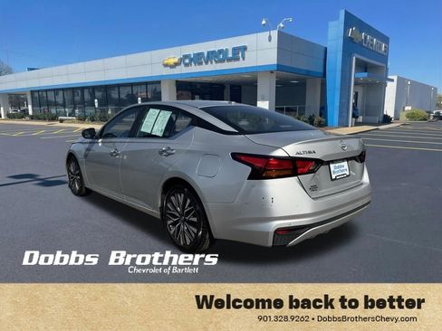 Used 2024 Nissan Altima 2.5 SV FWD image 5