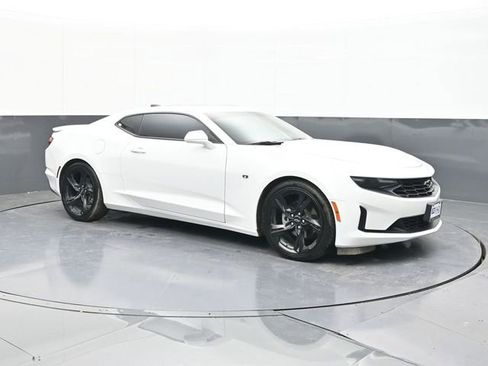 Used 2022 Chevrolet Camaro LT image 21