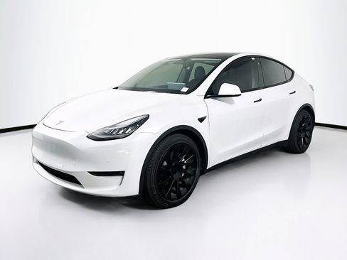 Used 2021 Tesla Model Y Long Range AWD/4WD image 3