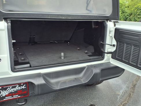 Used 2021 Jeep Wrangler Unlimited Sport image 24