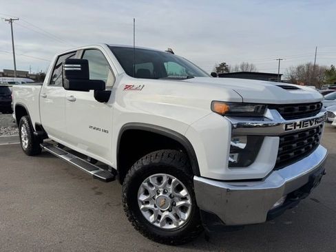 Used 2023 Chevrolet Silverado 2500 LT w/ Convenience Package image 3