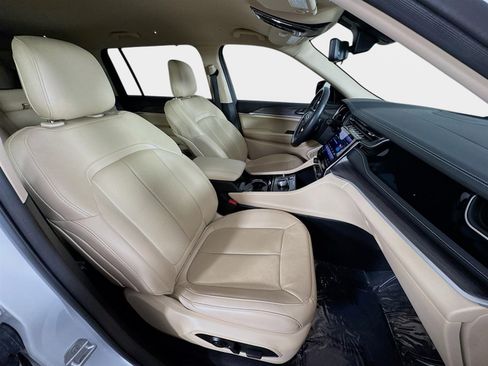 Used 2022 Jeep Grand Cherokee L Limited w/ Luxury Tech Group II image 30