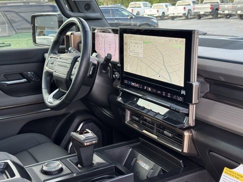 Used 2024 GMC Hummer EV 3X image 28