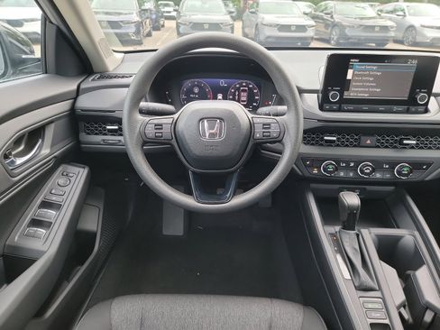 Used 2025 Honda Accord SE image 11