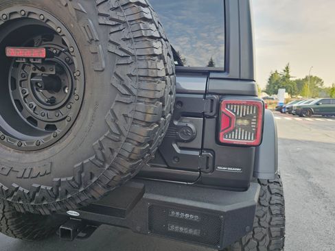 Used 2018 Jeep Wrangler Unlimited Sport S AWD/4WD image 17