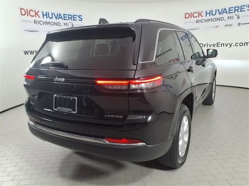 Used 2023 Jeep Grand Cherokee Limited image 6