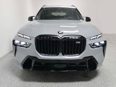 New 2026 BMW X7 M60i image 2