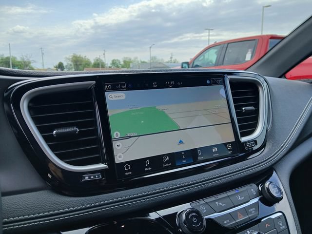 New 2026 Chrysler Pacifica Select AWD/4WD image 24