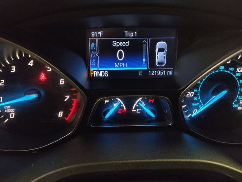 Used 2015 Ford Escape Titanium w/ Equipment Group 301A AWD/4WD image 23