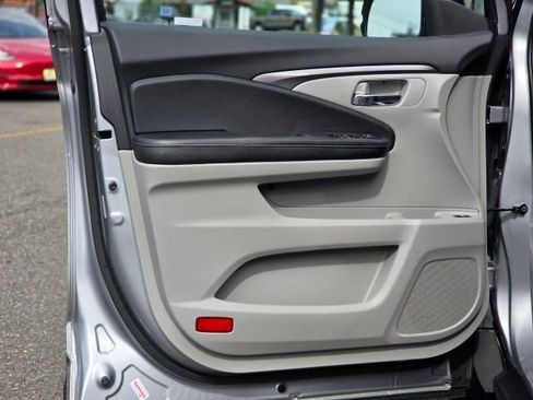 Used 2017 Honda Ridgeline RTL-T image 22