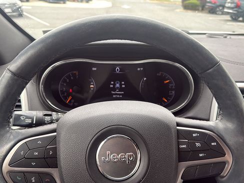 Used 2018 Jeep Grand Cherokee Limited AWD/4WD image 10