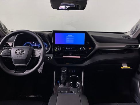 New 2026 Toyota Highlander Limited image 14