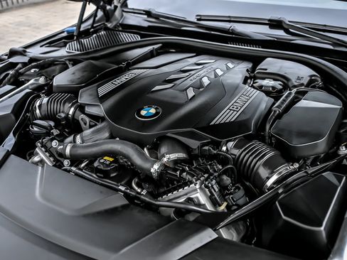 Used 2022 BMW 750i xDrive w/ Executive Package AWD/4WD image 21