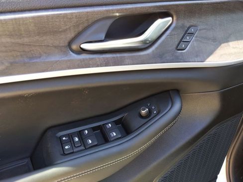New 2025 Jeep Grand Cherokee Limited RWD image 13