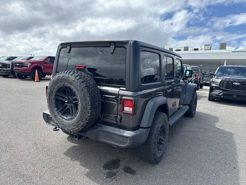 Used 2018 Jeep Wrangler Unlimited Sport image 3