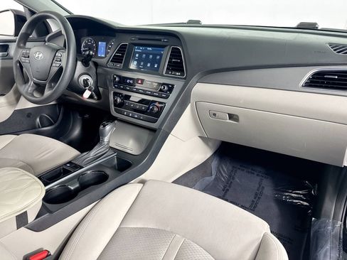Used 2017 Hyundai Sonata SE image 27