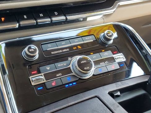 Used 2024 Lincoln Navigator Premiere image 27