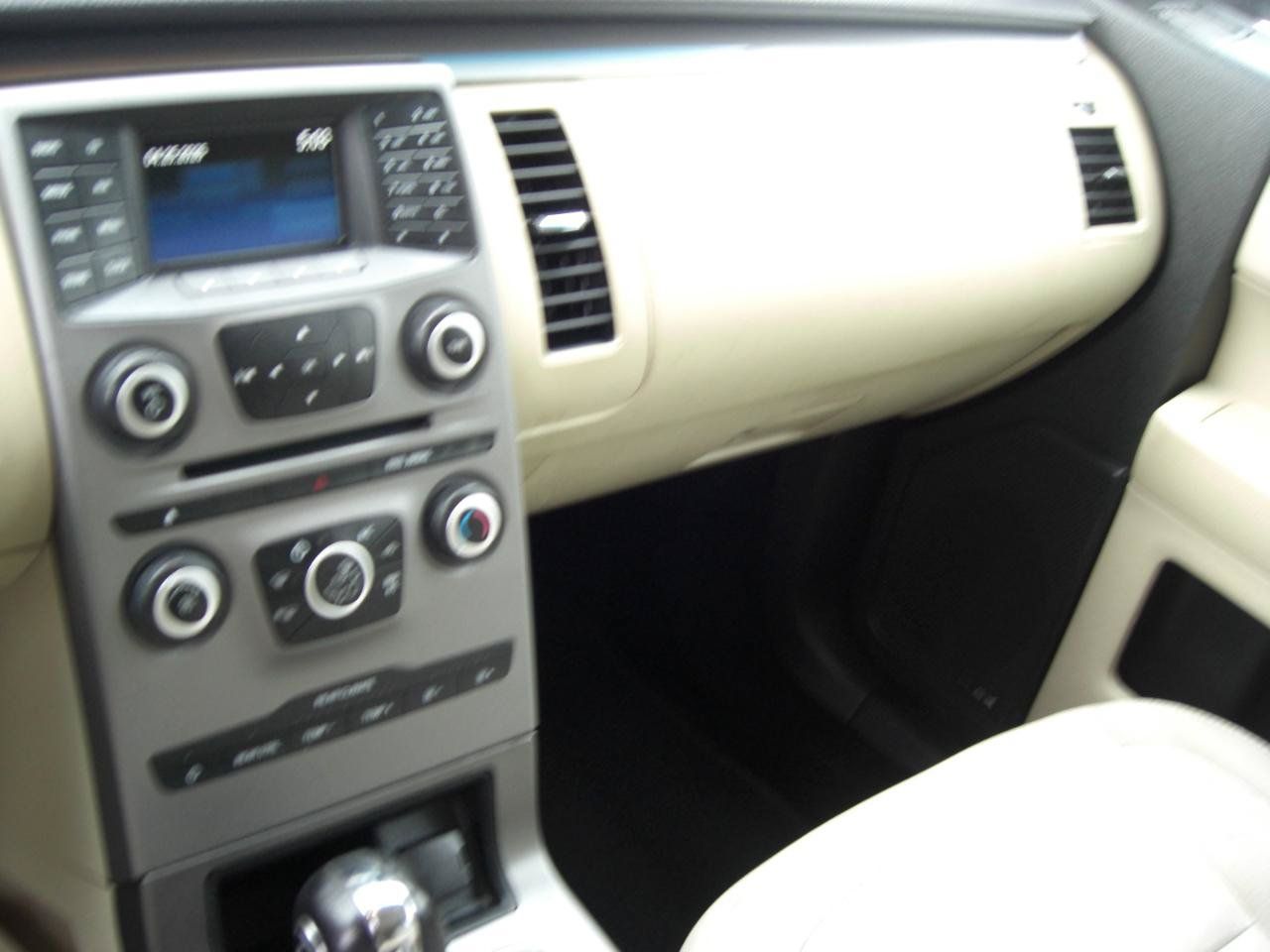 Used 2019 Ford Flex SE FWD image 14