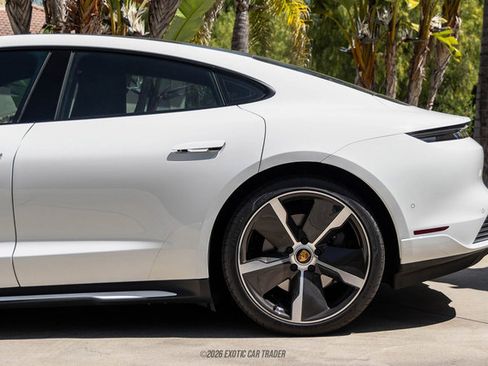 Used 2023 Porsche Taycan RWD image 5
