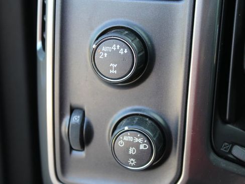 Used 2018 Chevrolet Silverado 1500 LT w/ All Star Edition image 18