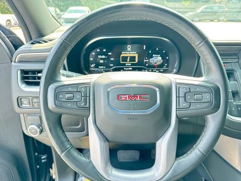 Used 2024 GMC Yukon XL SLT w/ SLT Luxury Package RWD image 16