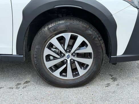 Used 2025 Subaru Outback Premium AWD/4WD image 43