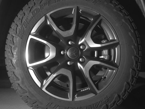Used 2025 Jeep Compass Trailhawk AWD/4WD image 13