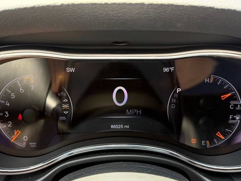 Used 2020 Jeep Grand Cherokee Altitude RWD image 14