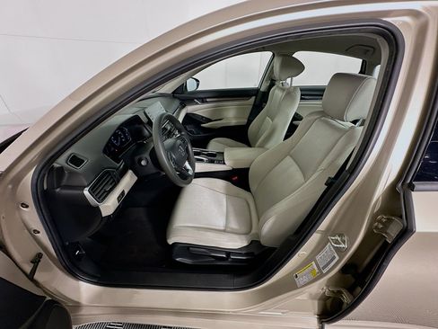 Used 2019 Honda Accord LX image 13
