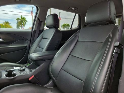 Used 2022 GMC Terrain SLT w/ Elevation Edition image 14