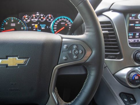 Used 2017 Chevrolet Suburban LT image 43