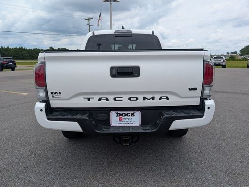 Used 2023 Toyota Tacoma TRD Sport w/ Technology Package RWD image 4