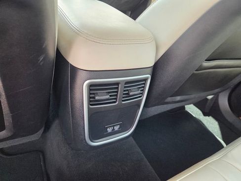 Used 2021 Chrysler 300 Touring L RWD image 6