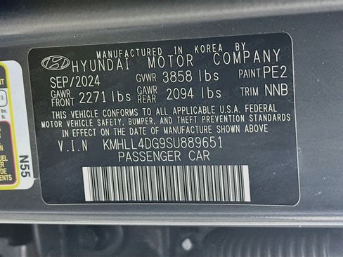 Used 2025 Hyundai Elantra SE FWD image 12
