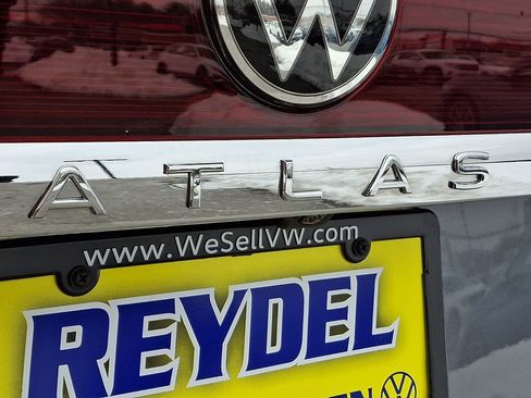 Used 2025 Volkswagen Atlas Cross Sport SEL Premium R-Line AWD/4WD image 20