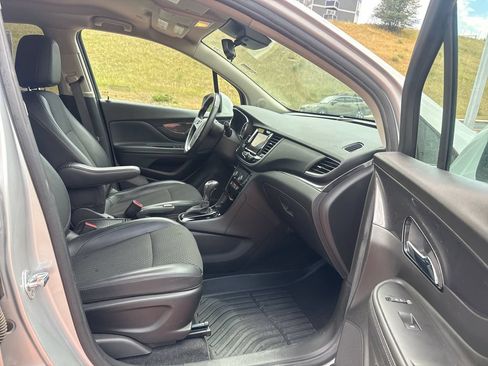 Used 2022 Buick Encore Preferred w/ Safety Package II AWD/4WD image 30