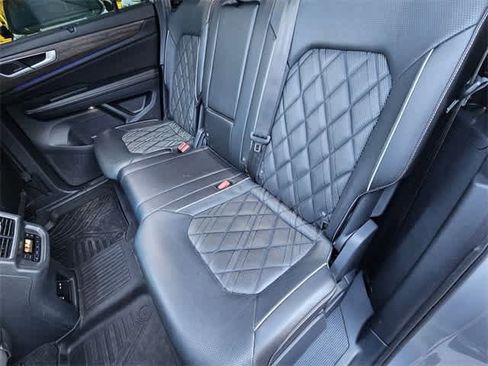 Used 2024 Volkswagen Atlas SEL Premium R-Line image 13