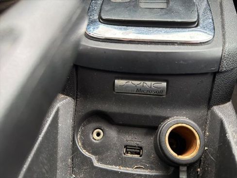 Used 2013 Ford Fiesta SE image 24