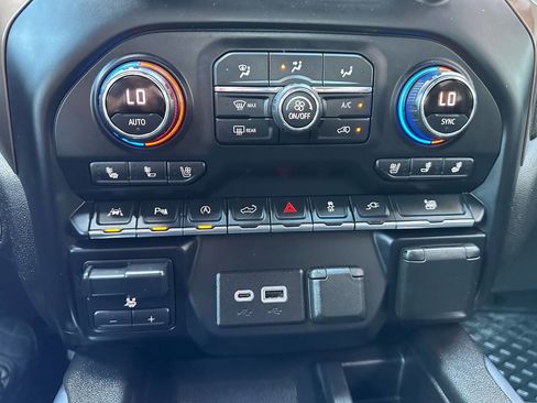 Used 2021 Chevrolet Silverado 1500 High Country w/ Technology Package image 59