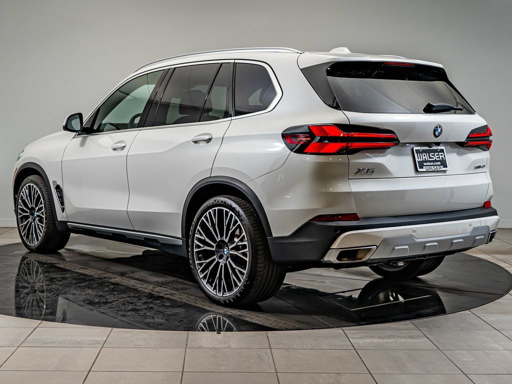 Used 2024 BMW X5 xDrive40i w/ Premium Package AWD/4WD image 6