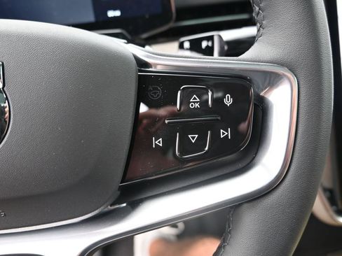 New 2025 Volvo EX90 Plus image 16