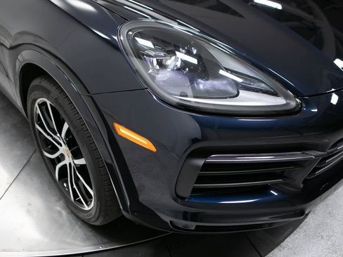 Certified 2023 Porsche Cayenne Platinum Edition w/ Assistance Package image 12