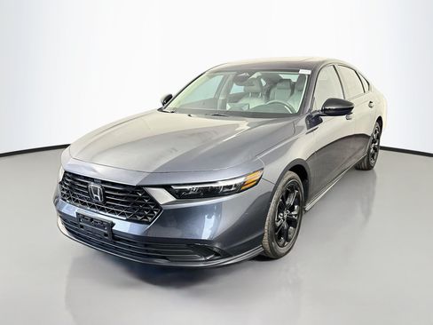 Used 2025 Honda Accord SE image 4