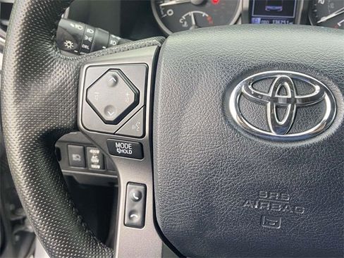 Used 2020 Toyota Tacoma TRD Off-Road image 30